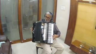 Hai Apna Dil to Awara Instrumental on  Roland V Ac