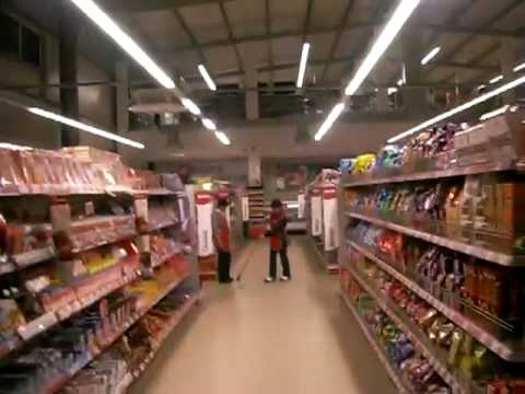 MAXI MARKET BERBESTI INTERIOR