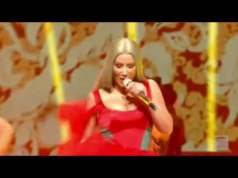 LOLA - Iggy Azalea, Alice Chater (live at IMA2019 in Berlin)