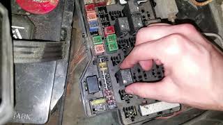 Dodge Ram 1500 AC Compressor Fuse and Relay Troubleshooting horn - 1998