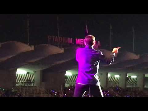 NU'EST W(뉴이스트 W) - Look (a starlight night) 180113 K-Wave 2 Music Festival