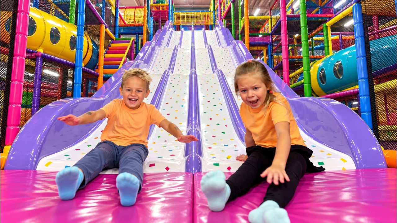 Naomi and David Get LOST in a GIANT Indoor Playground!