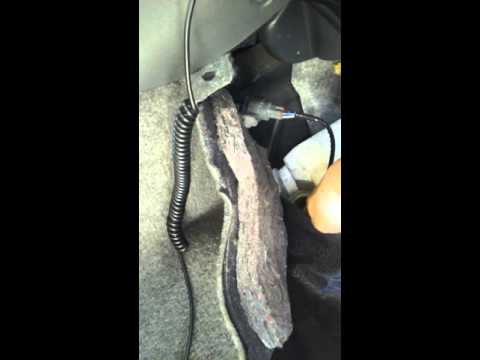 Replacing an 02 sensor on an 05 Prius. Video was cut short, but I think it's enough info.