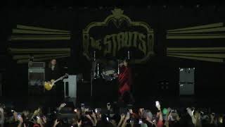 The Struts &quot;Mary Go Round&quot; 11-20-18 The Paramount, Huntington N.Y.