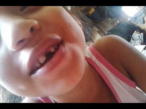 Mi sobrina cantando perdon perdon