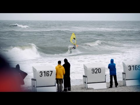 Philip Köster wins Mens Wave Single Elimination - 2022 Mercedes Benz PWA World Cup Sylt