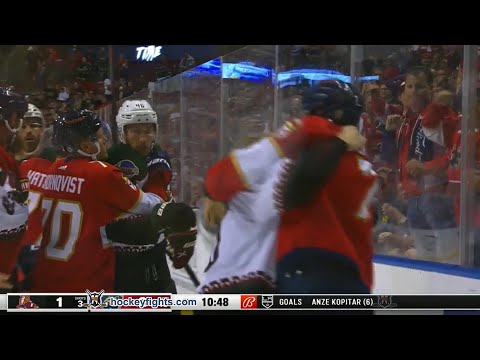 Ryan Dzingel vs Radko Gudas Oct 25, 2021