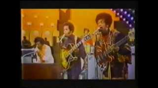 Sly &amp; the Family Stone - Dance to the Music Live