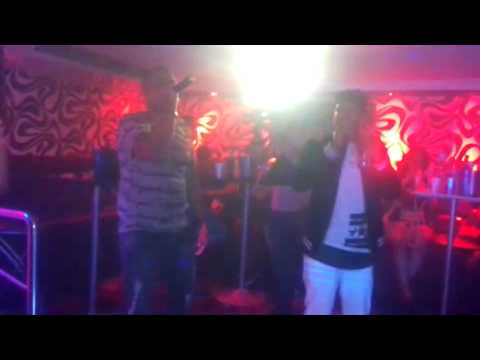 Jhon Business - Quineo Maduro en vivo Kandela Discotec
