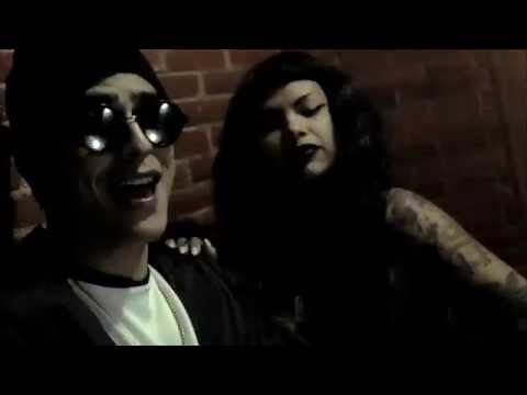 Adan Cruz - Una Peta En El Barrio ft. Tomasa del Real (Official Music Video)
