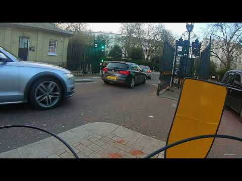 Disqualified For Six Months - No Tax No MOT No Green Light -  HY09NWF