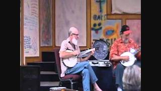 Soldier's Joy on five banjos at AMC2011.wmv