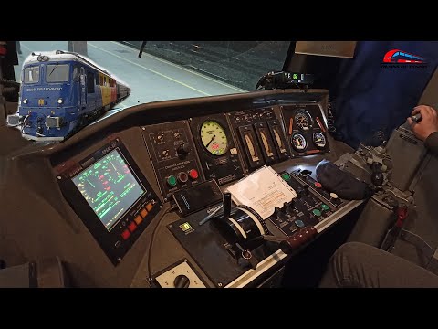 Interiorul Locomotivei 060-DA ''Tricolor'' Modernizata / LDE2100 60-1197-2 cu un Mecanic de Comitet