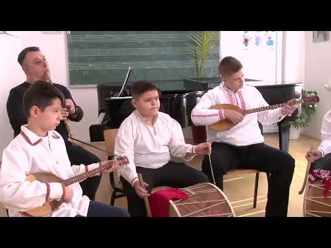 Orkestar na tradiciski narodni instrumenti   OOMU "Stefan Gajdov"- Veles