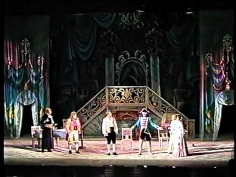 Борис Штоколов и Владимир Самсонов в опере "Севильский цирюльник"