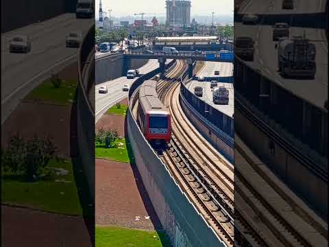 Metro de Santiago Línea 4A (AS02) en dirección a Estación Santa Julia