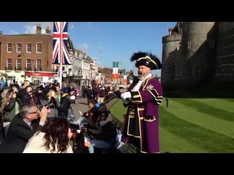 TheJournal.ie: Town crier in Windsor
