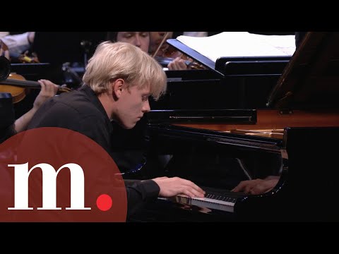 Alexander Malofeev with Charles Dutoit perform Prokofiev's Piano Concerto No. 3 at the VF 2022
