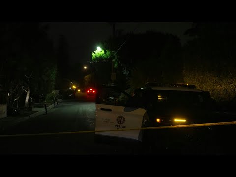 Video | LA police investigate death of Rob Reiner and his wife | AFP