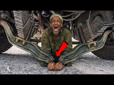 Front Axle Split in the Middle – Only Pakistani Mechanics Could Fix This!