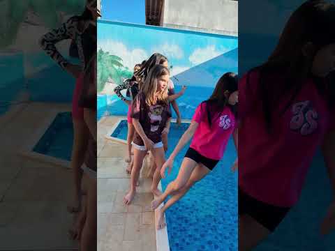 Não pode entrar na piscina #shorts