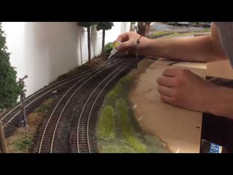 Ben‘s H0 Bahn - Seilzüge zu den Weichen und Signalen (02)