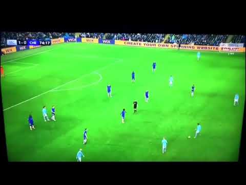 Chelsea players trying to “press” Man City