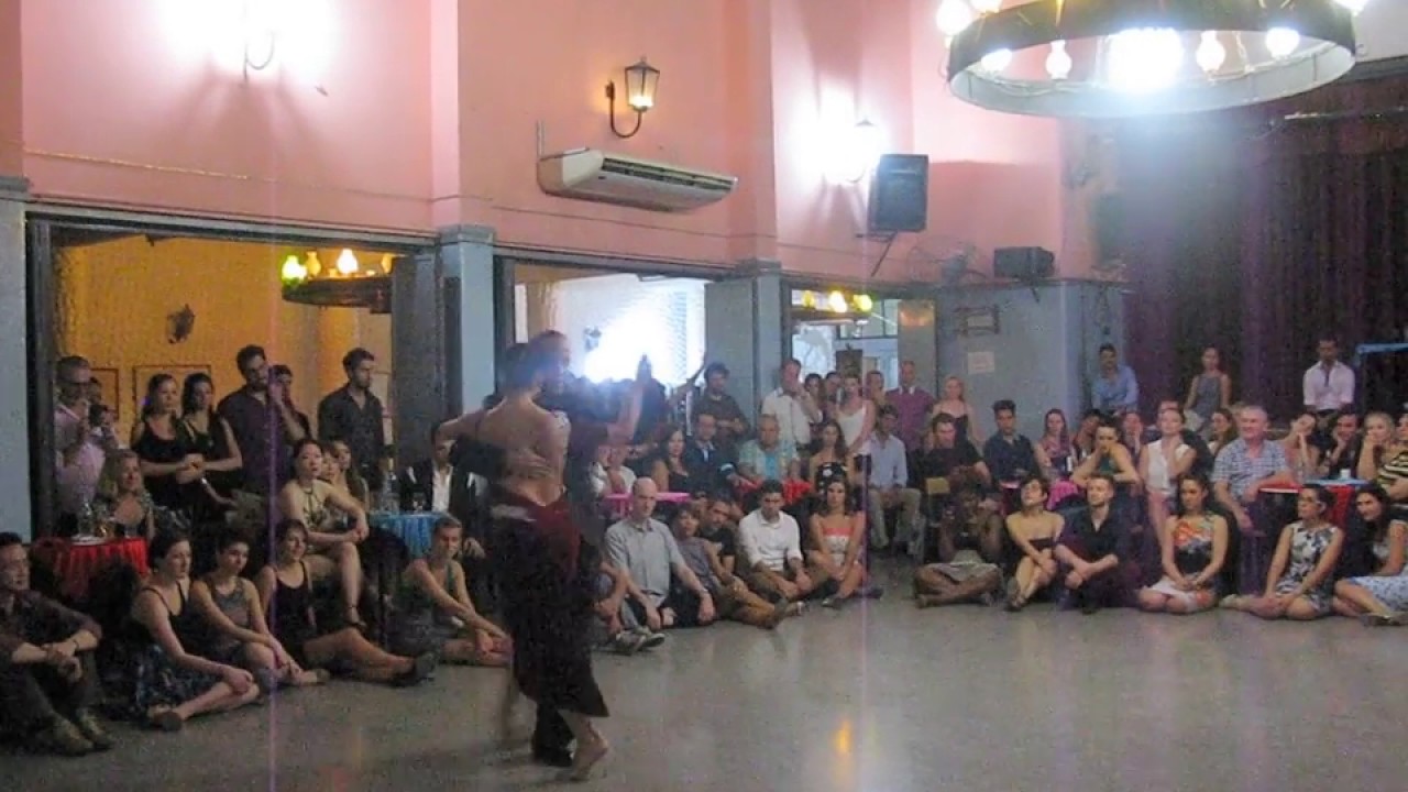 MAXIMILIANO CRISTIANI y KARINA COLMEIRO en Viva La Pepa Milonga (1/4)