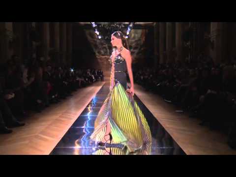 OSCAR CARVALLO Collection Voyage cinétique II Couture Printemps--Eté 2014