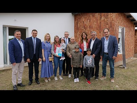 El presidente Alberto Fernández entregó viviendas en Los Altos, provincia de Catamarca.