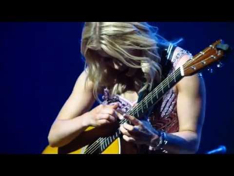 Lindsay Ell, Amazing Guitar Skills