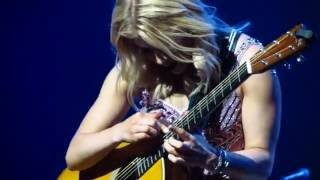 Lindsay Ell, Amazing Guitar Skills
