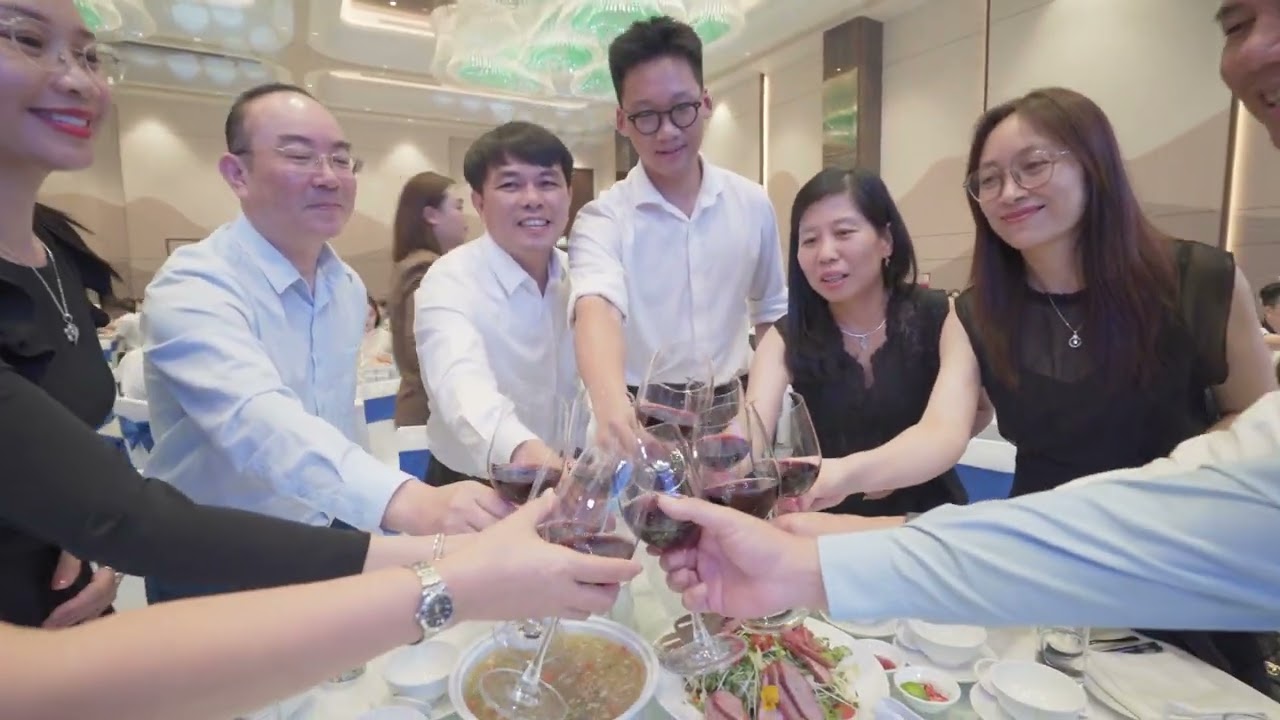 CHÚC MỪNG 8 NĂM THÀNH LẬP CEO VÂN ĐỒN – ĐÓN KỶ NGUYÊN, KIẾN TẠO BỀN VỮNG (5/7/2017 – 5/7/2025)