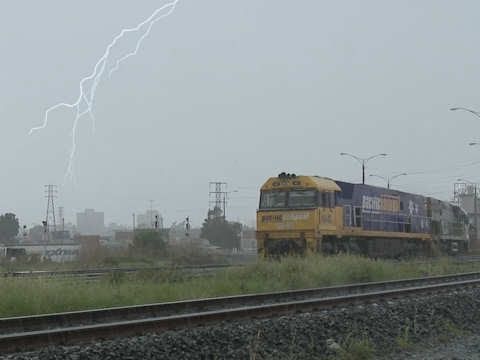 Thunderbolts and Lightning... NR84 (Southern Spirit) in the rain - PoathTV Australian Trains