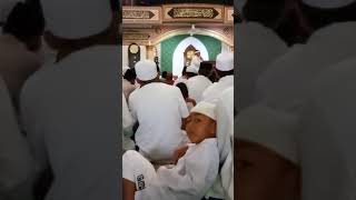 Download lagu Maulid dengan kh.munawir aslie pondok gede mp3