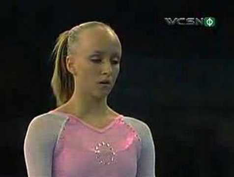 Nastia Liukin regains the world title on balance beam