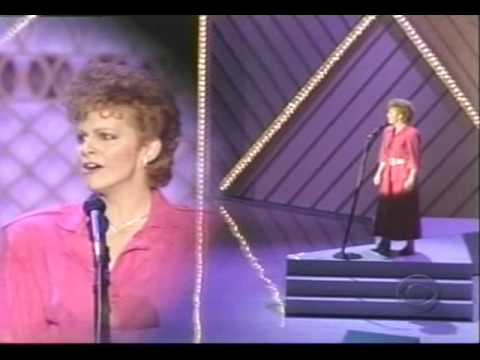 Reba McEntire ACM awards vocalist wins