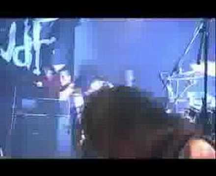Xkrude-Problemas (Live in Chile 2004)