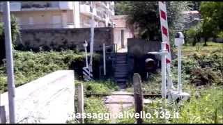 preview picture of video 'pedestrian level crossing in Mercato San Severino / passaggio a livello pedonale'