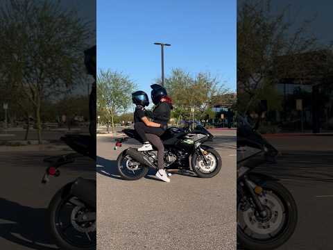 That’s her spot 😉 #motorcycle #biketok #motorcyclebackpack #couple #bikecouple #fy #fyp