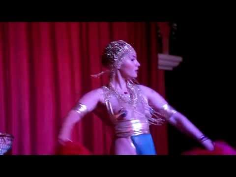 COCKTAIL BURLESQUE, TERESA RUGO presenta.