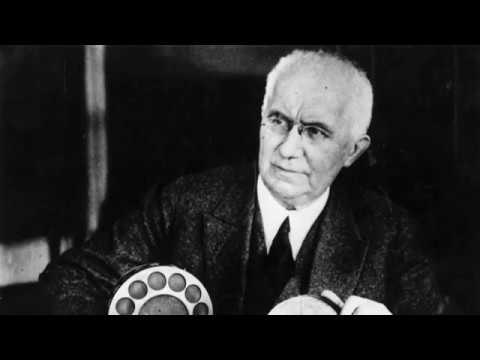 A Brief History of Disk Jockeys (DJs)