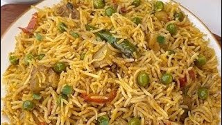 Potatoes Matar Pulao Recipe – Aasan, Lazeez aur Quick Pakistani Pulao