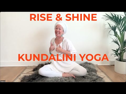 10-minute kundalini yoga wake-up practice | Happy chakras! | Yogigems