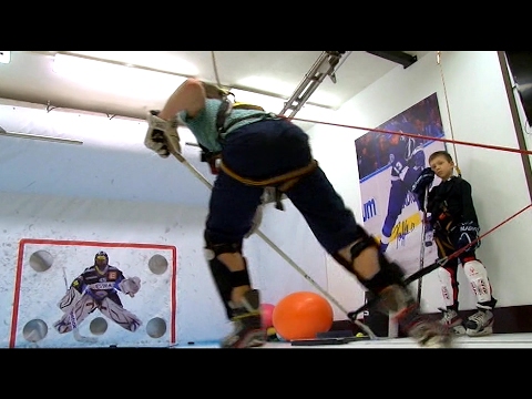 V HC Brumov-Bylnice se mladí hráči naučí plavat, stihnou řidičák i angličtinu