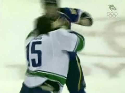 Tanner Glass vs Cam Janssen Nov 10, 2009