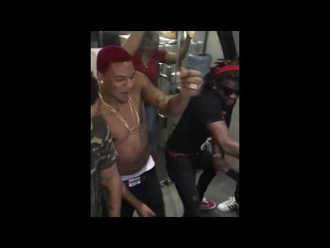 ATUEDADVASEGUI Ft El Mega - Leche Materna