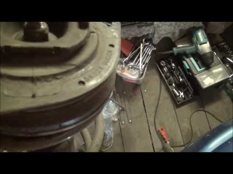 Nissan Note 1.6 меняем опорный подшипник