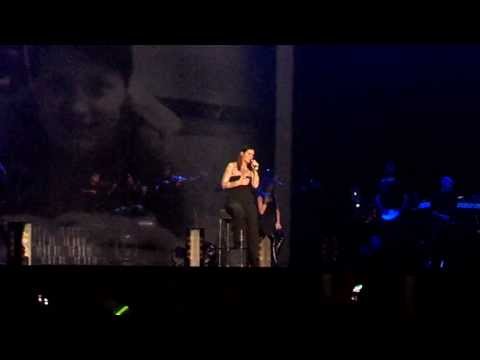 Laura Pausini - Uguale a Lei (She) (Data Zero) - Pesaro - 05/12/2013