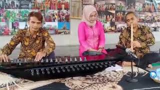 Download lagu TEMBANG CIANJURAN - ANA LESMANAWATI (PAPATET, MUPU KEMBANG, SARAKAN PANGBALIKAN) mp3